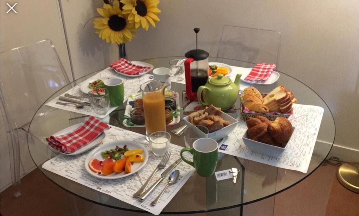 52 Clichy Bed & Breakfast - Chambre D'Hotes Paris Bagian luar foto