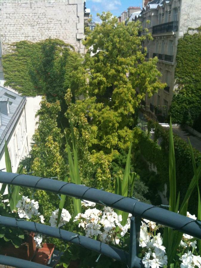 52 Clichy Bed & Breakfast - Chambre D'Hotes Paris Bagian luar foto