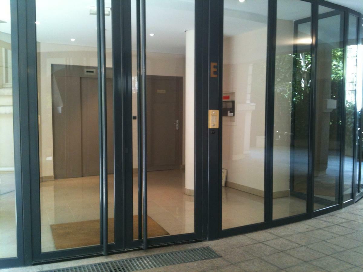 52 Clichy Bed & Breakfast - Chambre D'Hotes Paris Bagian luar foto
