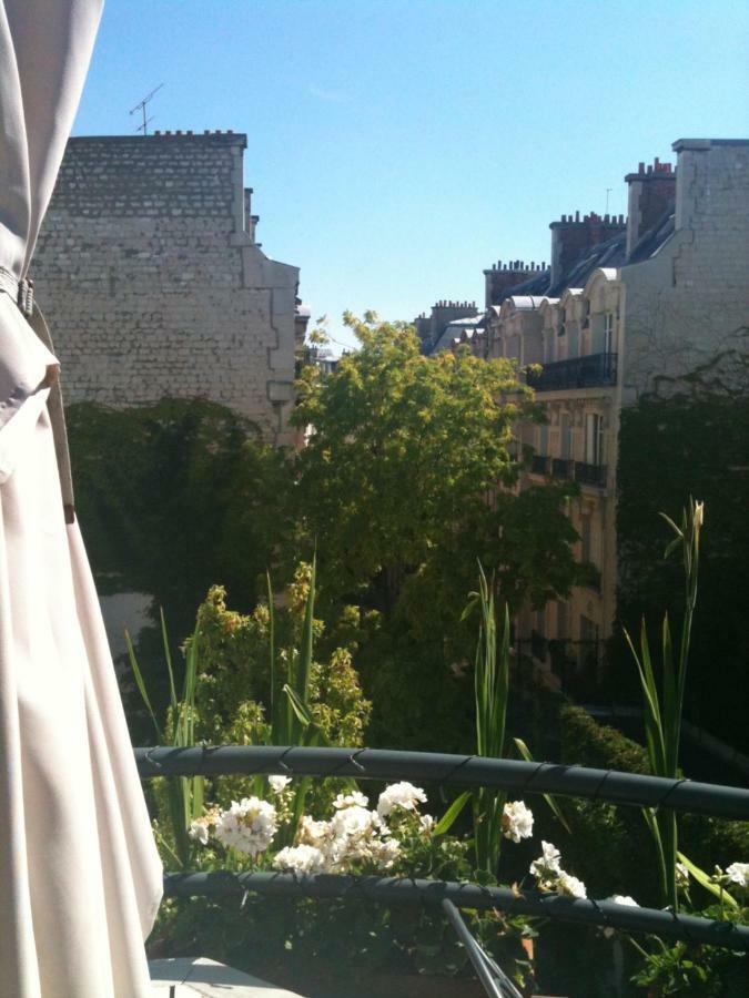 52 Clichy Bed & Breakfast - Chambre D'Hotes Paris Bagian luar foto